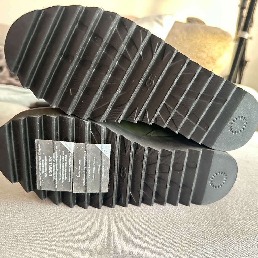 UGG boots - Picture 5 of 6